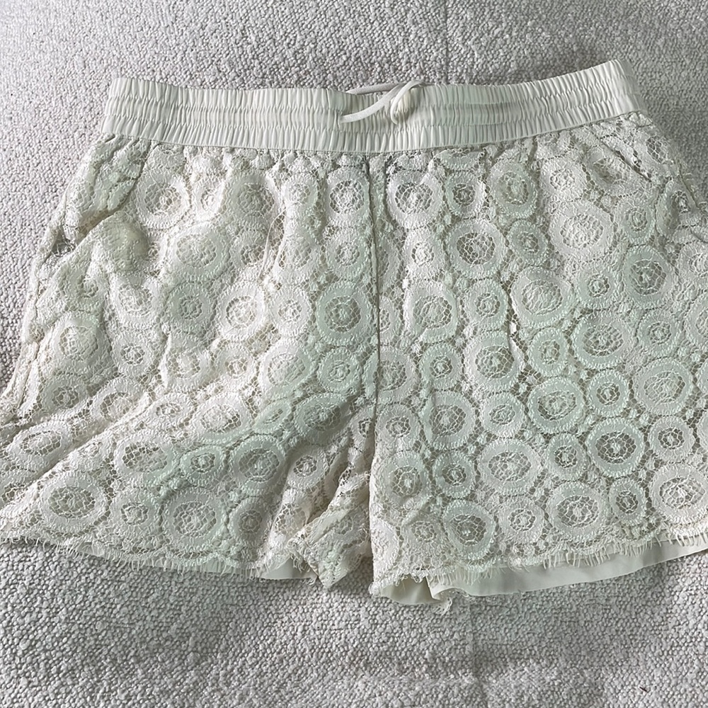 Cream lace shorts